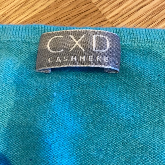 Cashmere long-sleeved sweater - Picture 2 of 2